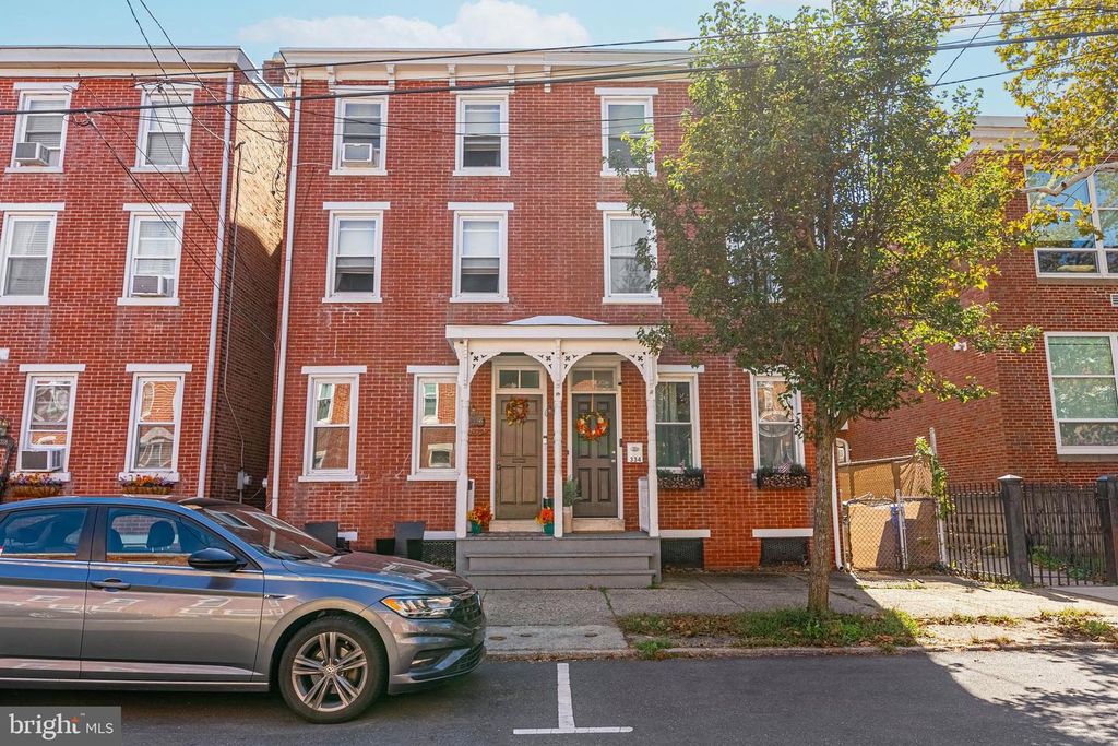 334 BARCLAY ST, Burlington, NJ 08016