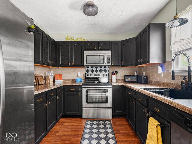 6665 Crestwell Lane, Indianapolis, IN 46268