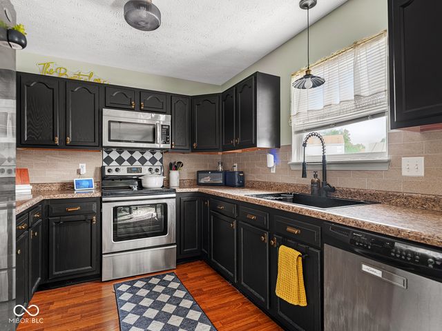 6665 Crestwell Lane, Indianapolis, IN 46268