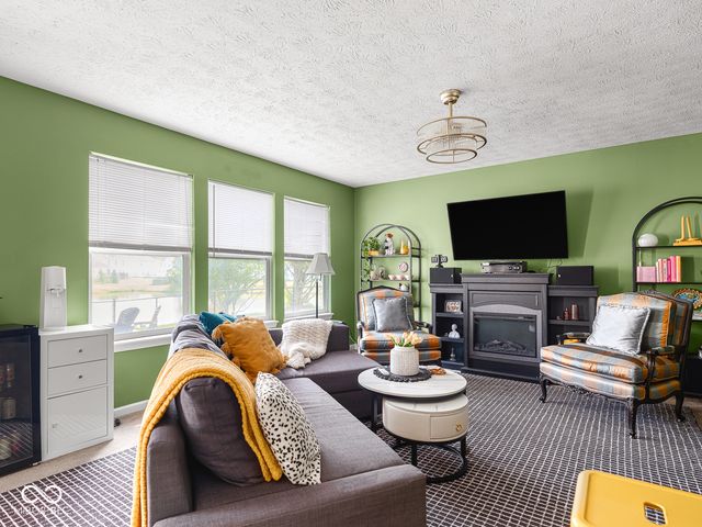 6665 Crestwell Lane, Indianapolis, IN 46268