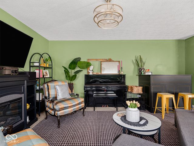 6665 Crestwell Lane, Indianapolis, IN 46268