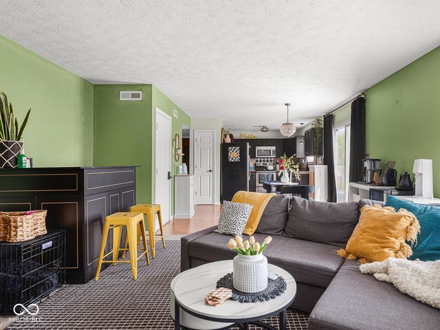 6665 Crestwell Lane, Indianapolis, IN 46268