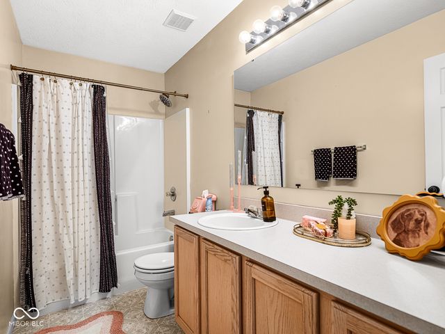 6665 Crestwell Lane, Indianapolis, IN 46268