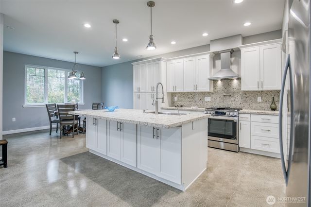 737 Wakina Loop SE, Ocean Shores, WA 98569