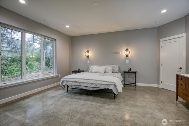 737 Wakina Loop SE, Ocean Shores, WA 98569