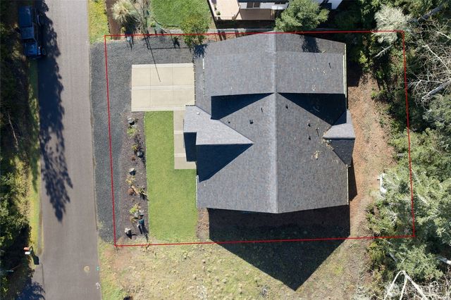 737 Wakina Loop SE, Ocean Shores, WA 98569