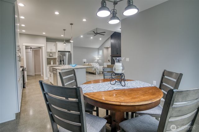 737 Wakina Loop SE, Ocean Shores, WA 98569