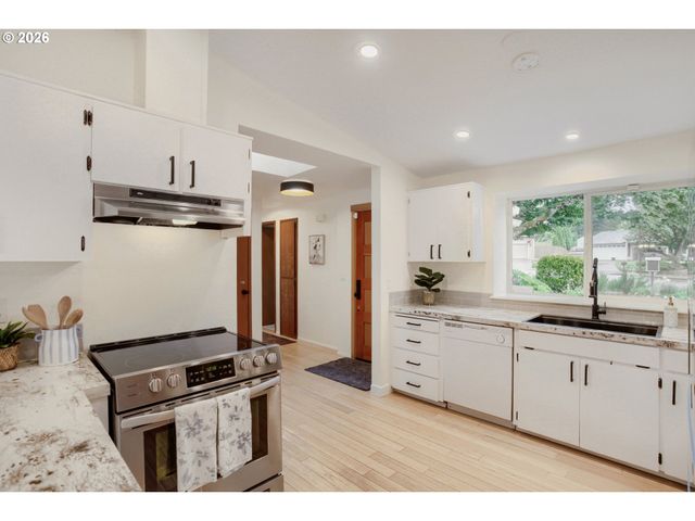 8187 Sw PONCA Ct, Tualatin, OR 97062