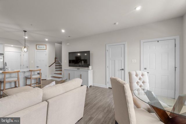 5904 ETTERBEEK ST, Ijamsville, MD 21754