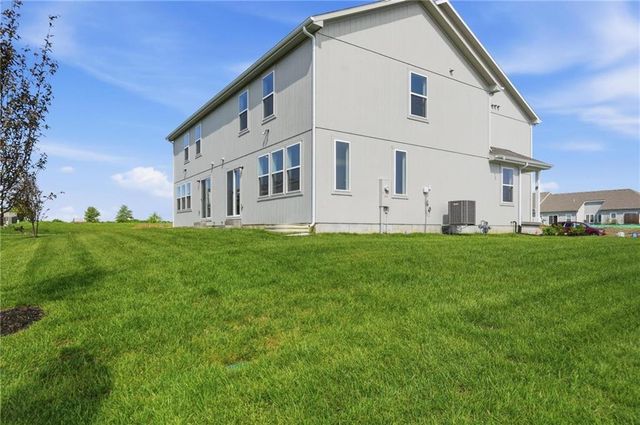 1441 S 4th Street E, Louisburg, KS 66053