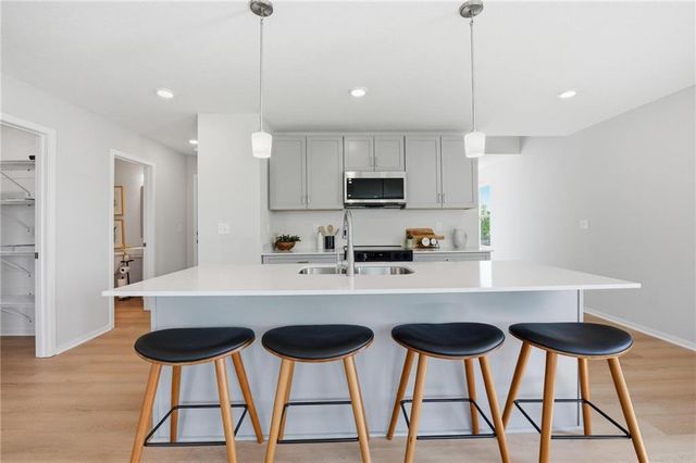 1441 S 4th Street E, Louisburg, KS 66053