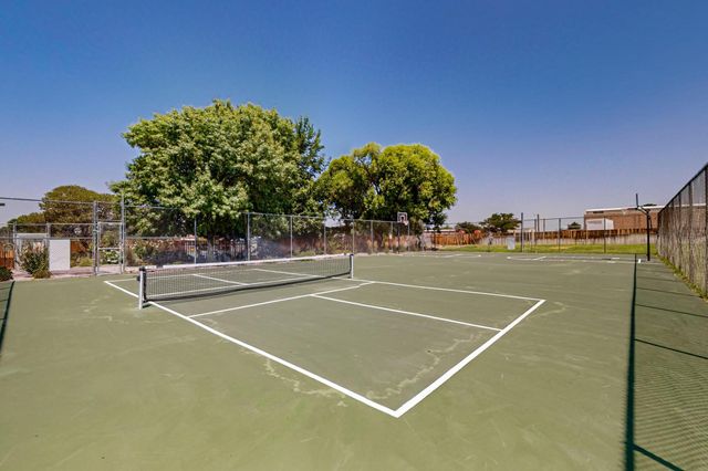 7233 Bobwhite Lane NE, Albuquerque, NM 87109