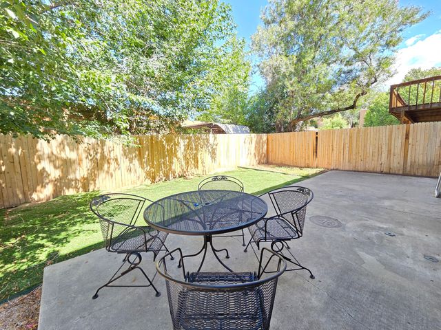 7233 Bobwhite Lane NE, Albuquerque, NM 87109