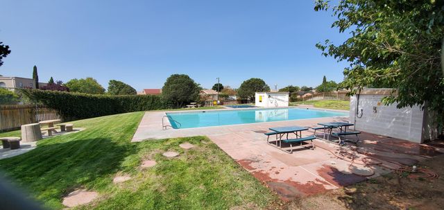 7233 Bobwhite Lane NE, Albuquerque, NM 87109