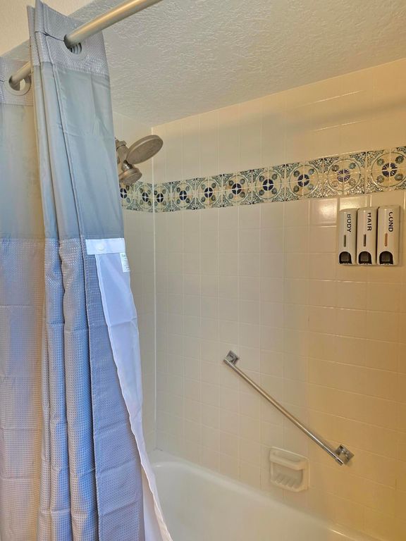 Image 13 of property listing at 7233 Bobwhite Lane NE, Albuquerque, NM 87109