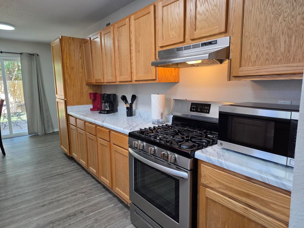 Image 7 of property listing at 7233 Bobwhite Lane NE, Albuquerque, NM 87109