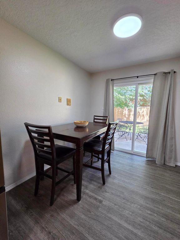 Image 8 of property listing at 7233 Bobwhite Lane NE, Albuquerque, NM 87109