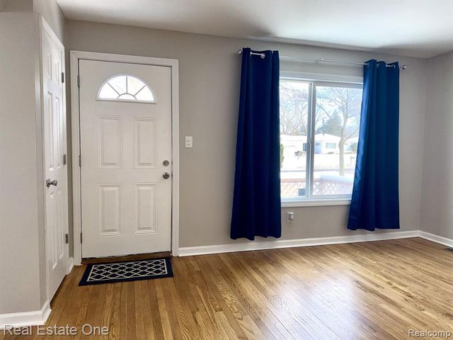 731 Stanley Avenue, Pontiac, MI 48340