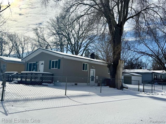 731 Stanley Avenue, Pontiac, MI 48340