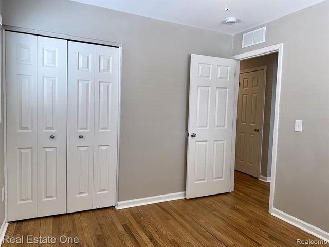 731 Stanley Avenue, Pontiac, MI 48340