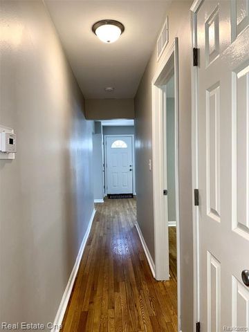 731 Stanley Avenue, Pontiac, MI 48340