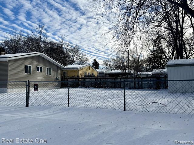 731 Stanley Avenue, Pontiac, MI 48340