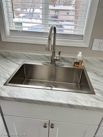 731 Stanley Avenue, Pontiac, MI 48340