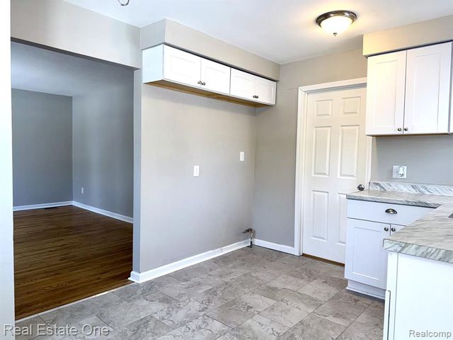 731 Stanley Avenue, Pontiac, MI 48340