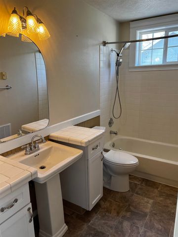 2721 S Havana St, Spokane, WA 99223