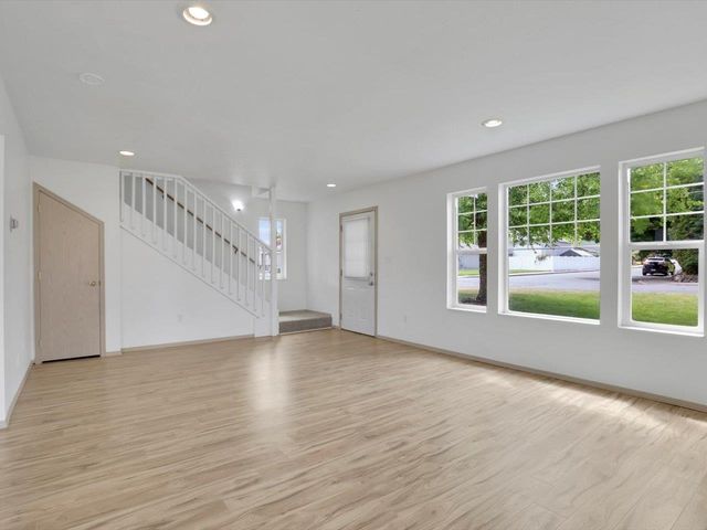 2721 S Havana St, Spokane, WA 99223