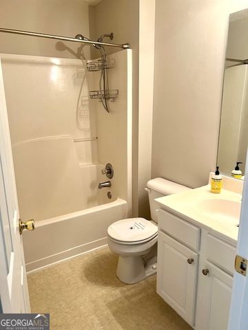 6283 Shoreview Circle, Flowery Branch, GA 30542