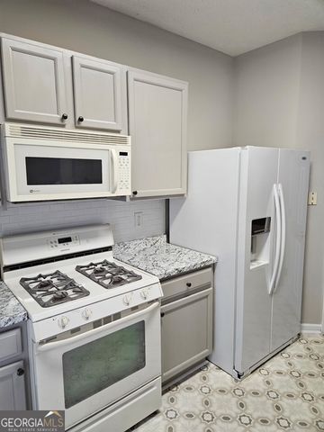 6283 Shoreview Circle, Flowery Branch, GA 30542