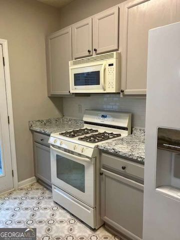 6283 Shoreview Circle, Flowery Branch, GA 30542