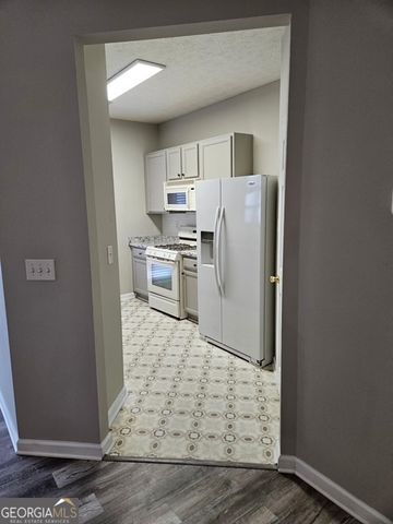 6283 Shoreview Circle, Flowery Branch, GA 30542