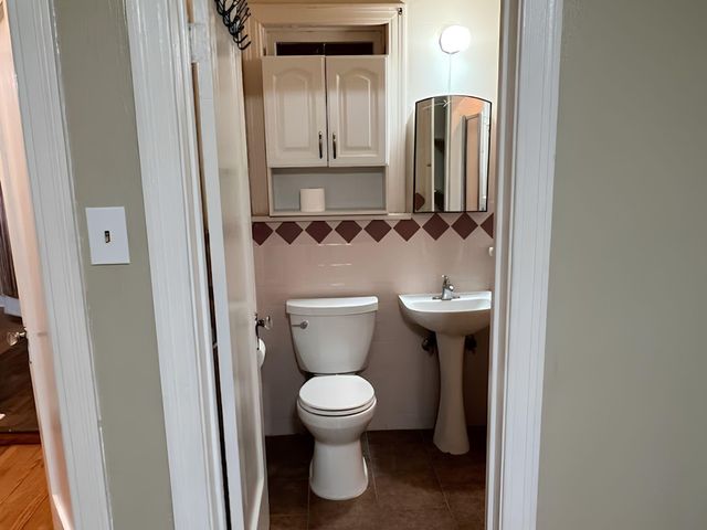 2045 W Magnolia Avenue, San Antonio, TX 78201