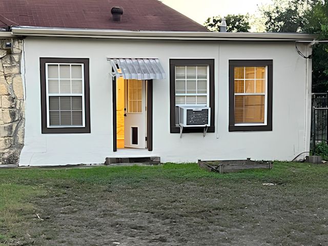 2045 W Magnolia Avenue, San Antonio, TX 78201