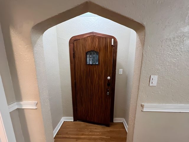 2045 W Magnolia Avenue, San Antonio, TX 78201