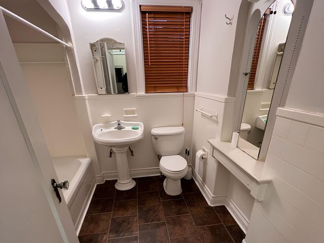 2045 W Magnolia Avenue, San Antonio, TX 78201