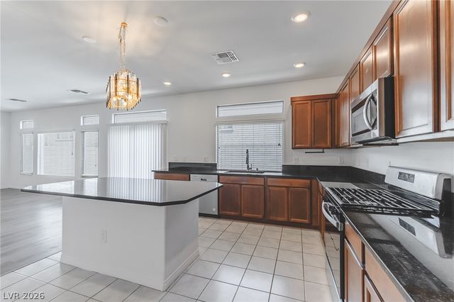 638 Great River Avenue, Las Vegas, NV 89183