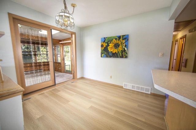 3262 S Whitnall AVENUE, Milwaukee, WI 53207