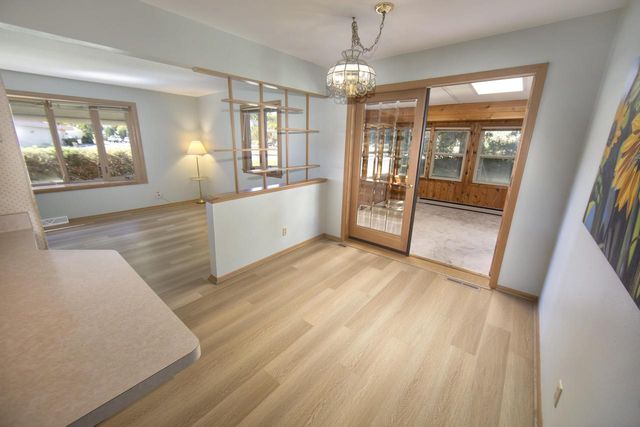 3262 S Whitnall AVENUE, Milwaukee, WI 53207