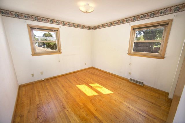 3262 S Whitnall AVENUE, Milwaukee, WI 53207