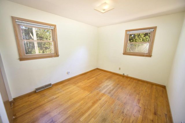 3262 S Whitnall AVENUE, Milwaukee, WI 53207
