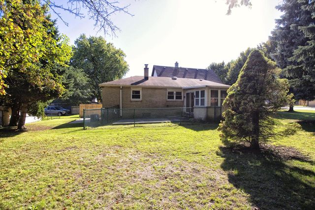 3262 S Whitnall AVENUE, Milwaukee, WI 53207