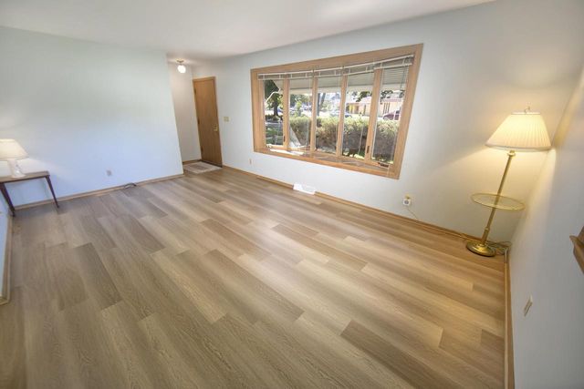 3262 S Whitnall AVENUE, Milwaukee, WI 53207