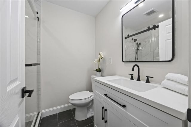 6 Hillside Ave, Woburn, MA 01801