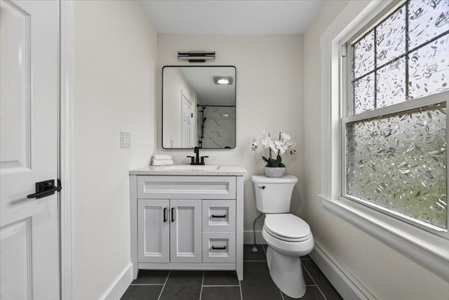 6 Hillside Ave, Woburn, MA 01801