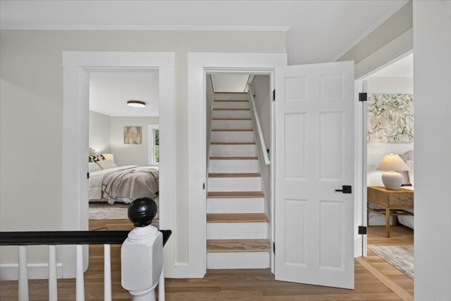 6 Hillside Ave, Woburn, MA 01801
