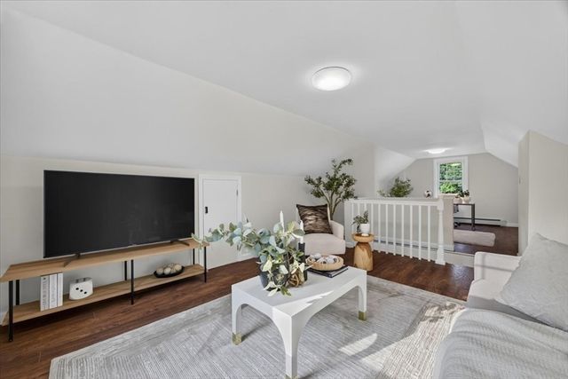 6 Hillside Ave, Woburn, MA 01801