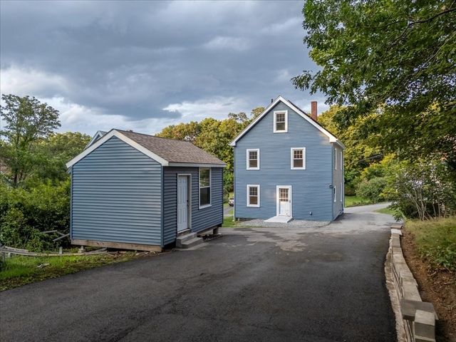 6 Hillside Ave, Woburn, MA 01801